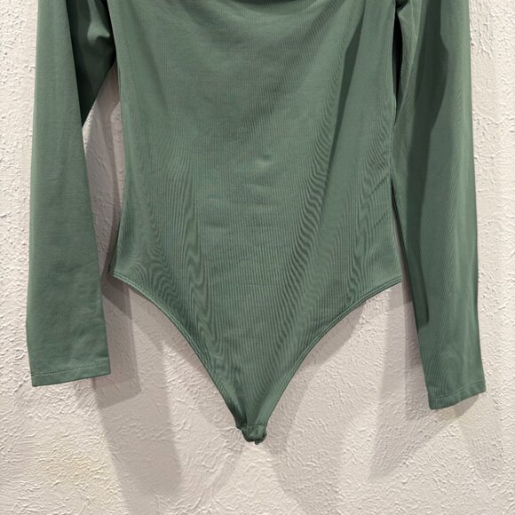 Babaton Aritzia Original Contour Squareneck Bodysuit Dusky Green Thong Size Med - Picture 8 of 15